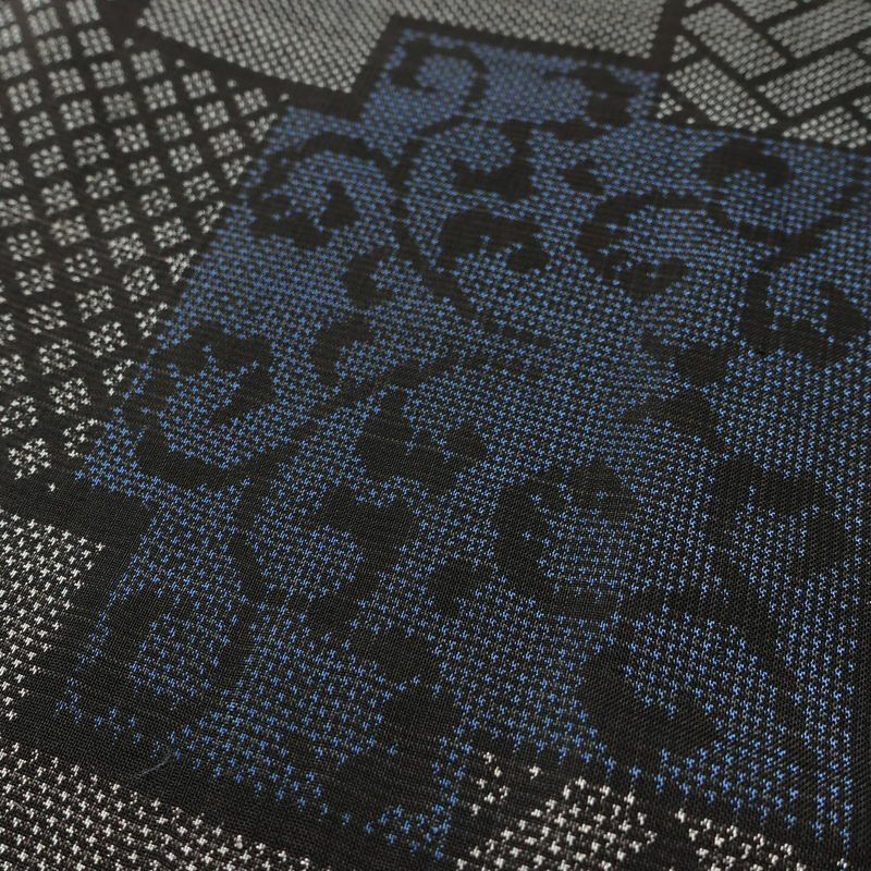 大島紬 しつけ糸付き 正絹 幾何学柄・抽象柄 袷仕立て 身丈160.5cm 裄丈63cm リサイクル着物 着物 グレー_画像9