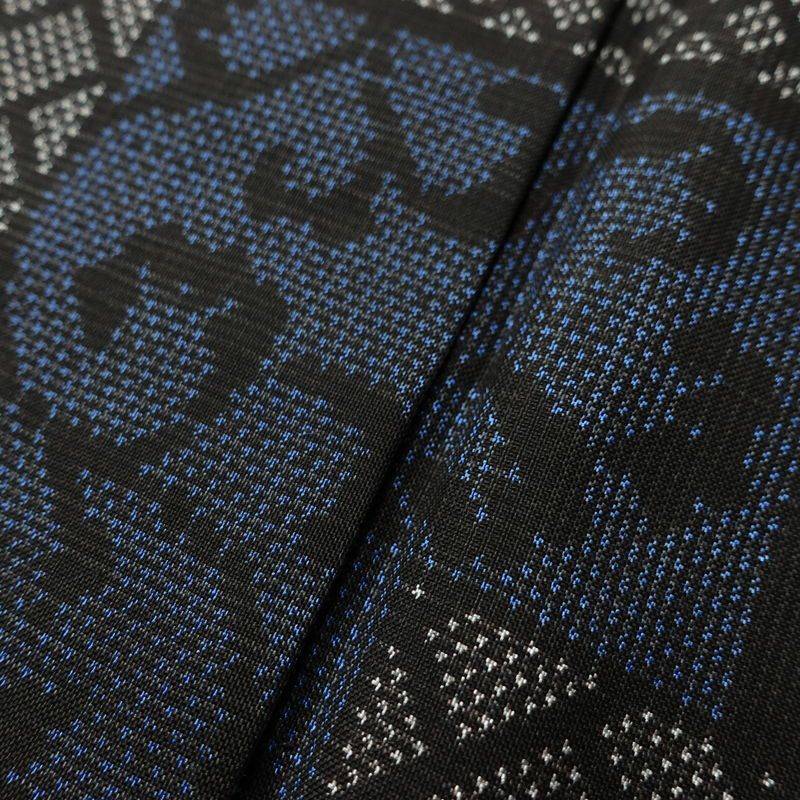 大島紬 しつけ糸付き 正絹 幾何学柄・抽象柄 袷仕立て 身丈160.5cm 裄丈63cm リサイクル着物 着物 グレー_画像10