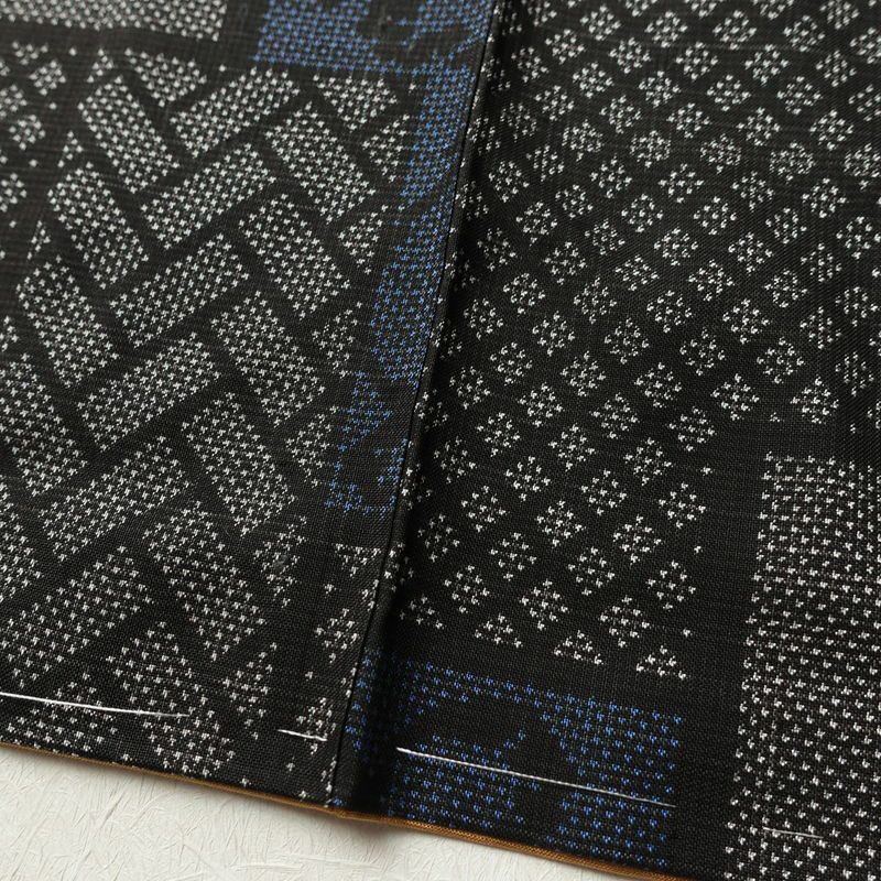 大島紬 しつけ糸付き 正絹 幾何学柄・抽象柄 袷仕立て 身丈160.5cm 裄丈63cm リサイクル着物 着物 グレー_画像12