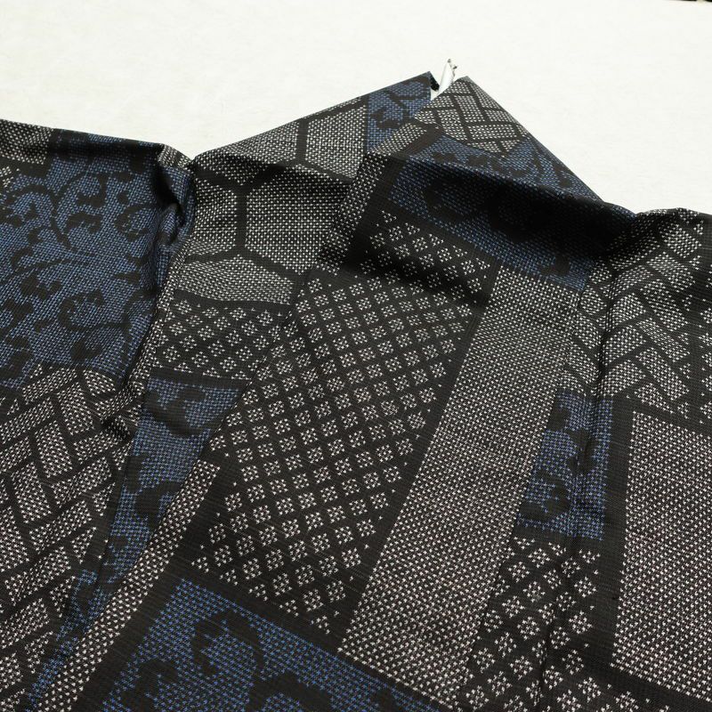 大島紬 しつけ糸付き 正絹 幾何学柄・抽象柄 袷仕立て 身丈160.5cm 裄丈63cm リサイクル着物 着物 グレー_画像16