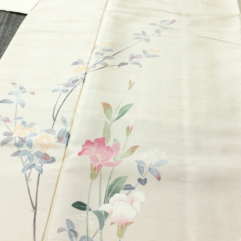 訪問着 加賀友禅 紬訪問着 元子 落款入り 正絹 花柄 袷仕立て 身丈160.5cm 裄丈68cm リサイクル着物 一部しつけ糸付き 着物 紬地 クリーム_画像5