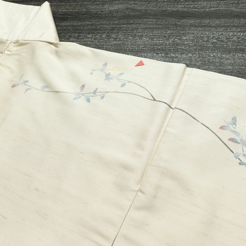 訪問着 加賀友禅 紬訪問着 元子 落款入り 正絹 花柄 袷仕立て 身丈160.5cm 裄丈68cm リサイクル着物 一部しつけ糸付き 着物 紬地 クリーム_画像12