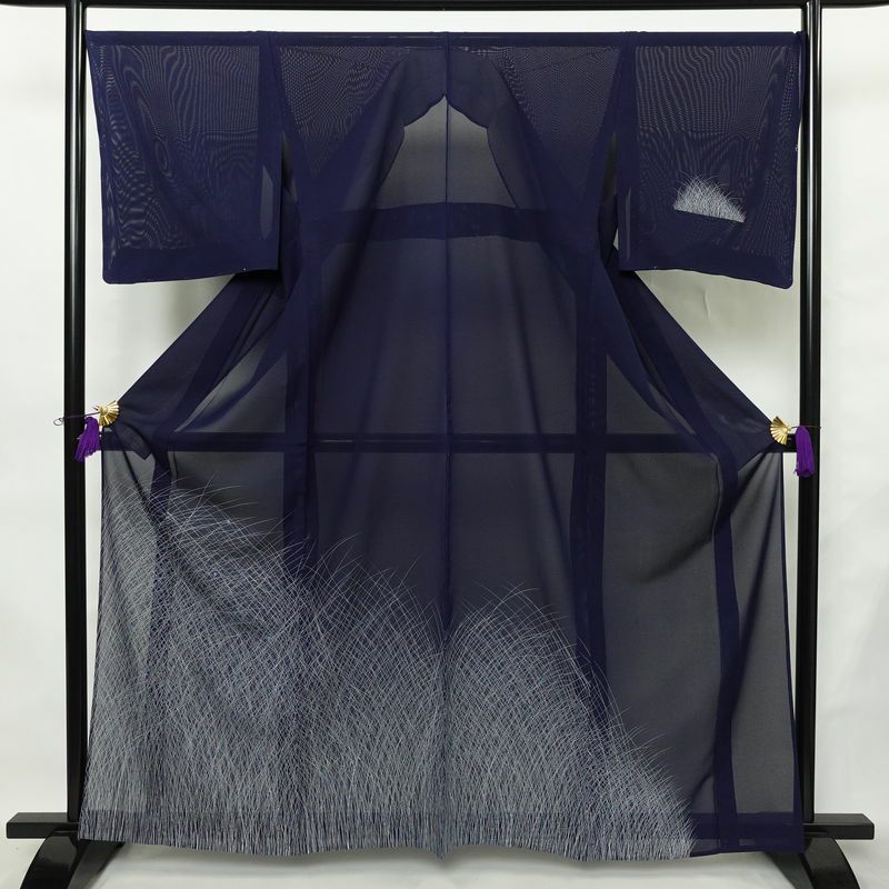 盛夏 付け下げ 絽 良品 しつけ糸付き 夏用 正絹 木の葉・植物柄 単衣仕立て 身丈163cm 裄丈68.5cm リサイクル着物 付下 着物 刺繍 薄物 青・紺_画像1