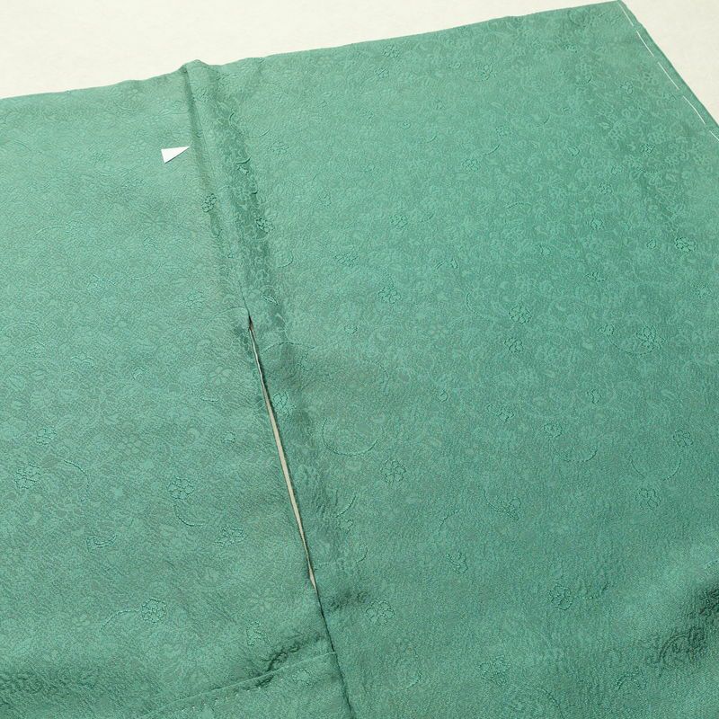 色無地 しつけ糸付き 正絹 木の葉・植物柄 袷仕立て 身丈167.5cm 裄丈67.5cm リサイクル着物 着物 緑・うぐいす色_画像12