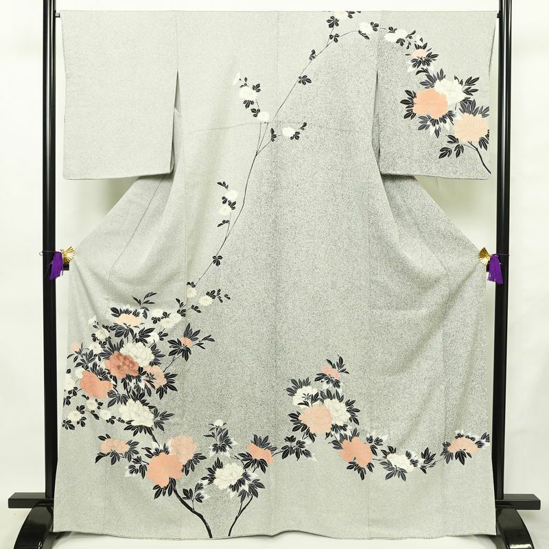 訪問着 一つ紋付き 正絹 花柄 袷仕立て 身丈167cm 裄丈66cm リサイクル着物 着物 刺繍 箔 共八掛 金彩 芍薬 菊 グレー_画像1