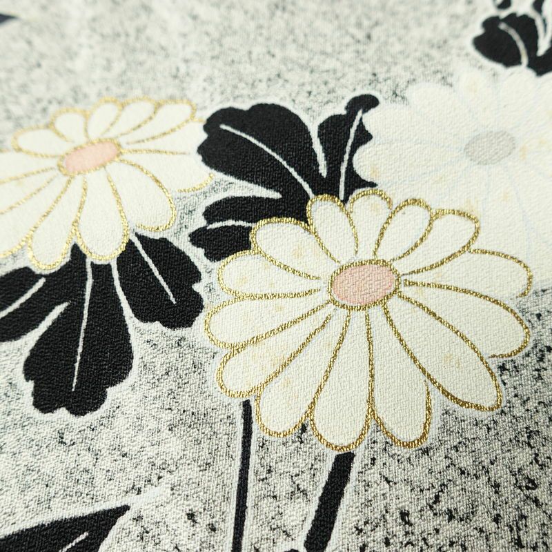 訪問着 一つ紋付き 正絹 花柄 袷仕立て 身丈167cm 裄丈66cm リサイクル着物 着物 刺繍 箔 共八掛 金彩 芍薬 菊 グレー_画像7