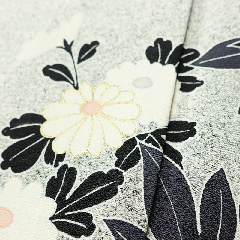 訪問着 一つ紋付き 正絹 花柄 袷仕立て 身丈167cm 裄丈66cm リサイクル着物 着物 刺繍 箔 共八掛 金彩 芍薬 菊 グレー_画像8