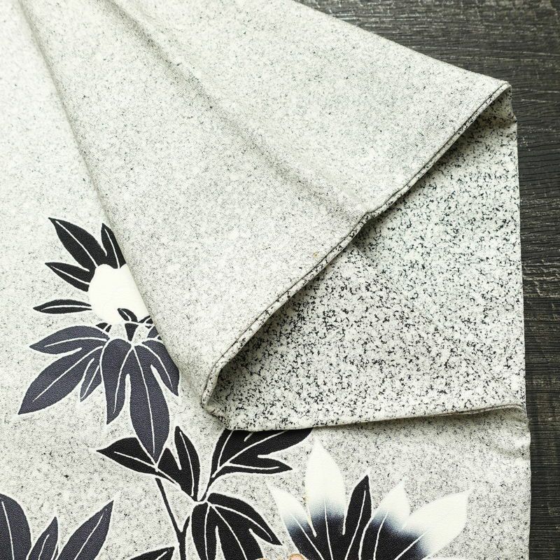 訪問着 一つ紋付き 正絹 花柄 袷仕立て 身丈167cm 裄丈66cm リサイクル着物 着物 刺繍 箔 共八掛 金彩 芍薬 菊 グレー_画像16