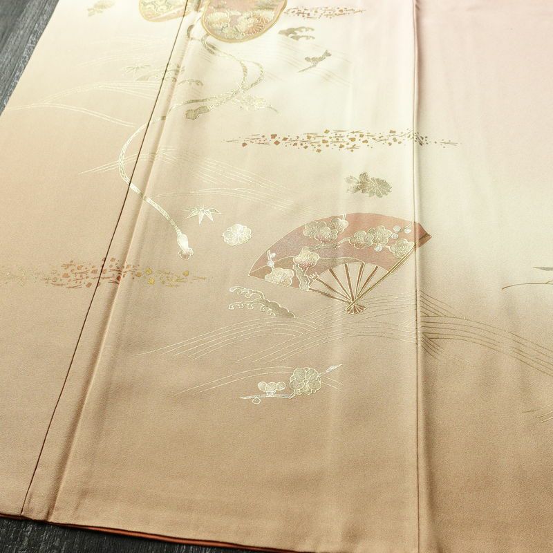 付け下げ 正絹 古典柄 袷仕立て 身丈160cm 裄丈67.5cm リサイクル着物 着物 鼓 箔 金彩 扇子 ピンク_画像4