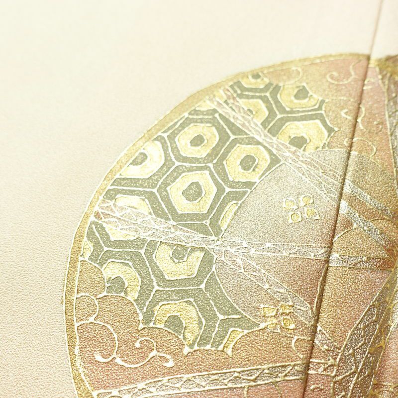 付け下げ 正絹 古典柄 袷仕立て 身丈160cm 裄丈67.5cm リサイクル着物 着物 鼓 箔 金彩 扇子 ピンク_画像9