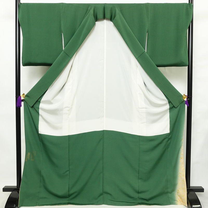 色留袖 松尾光琳 落款入り 縮緬 一つ紋付き 正絹 木の葉・植物柄 袷仕立て 身丈170cm 裄丈69.5cm リサイクル着物 着物 箔 共八掛 金彩 緑・うぐいす色_画像3