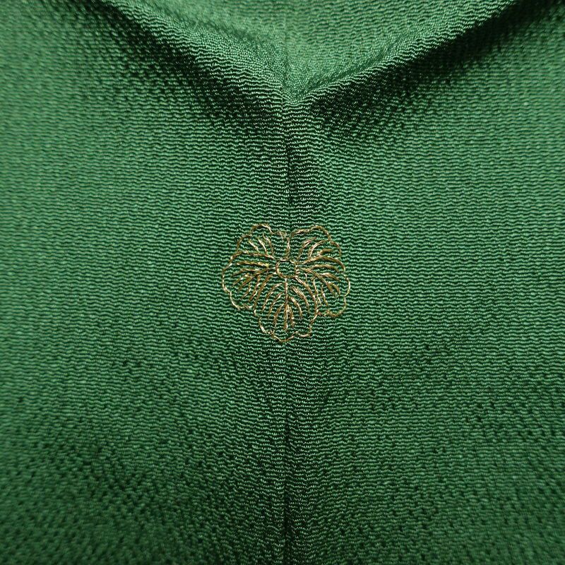 色留袖 松尾光琳 落款入り 縮緬 一つ紋付き 正絹 木の葉・植物柄 袷仕立て 身丈170cm 裄丈69.5cm リサイクル着物 着物 箔 共八掛 金彩 緑・うぐいす色_画像15