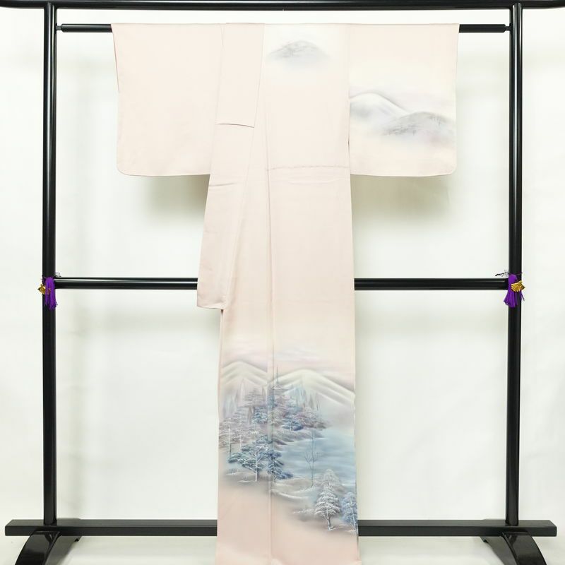 付け下げ 一つ紋付き 正絹 風景柄 袷仕立て 身丈165cm 裄丈66.5cm リサイクル着物 一部しつけ糸付き 着物 ピンク_画像2