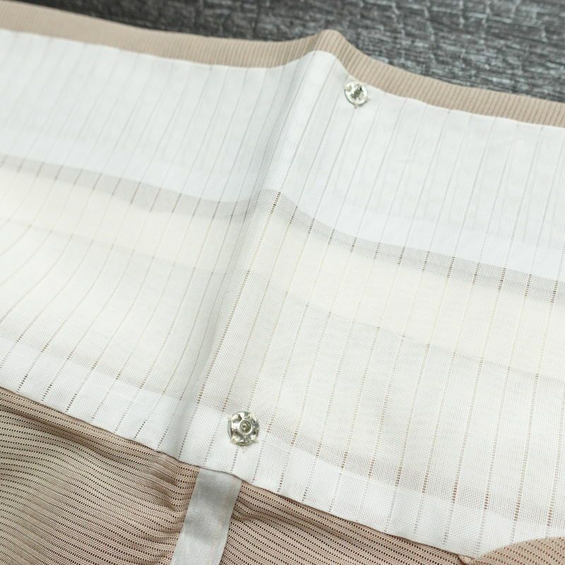 盛夏 絽 付け下げ 正絹 花柄 単衣仕立て 身丈162.5cm 裄丈67cm リサイクル着物 着物 箔 薄物 モダン ベージュ_画像21