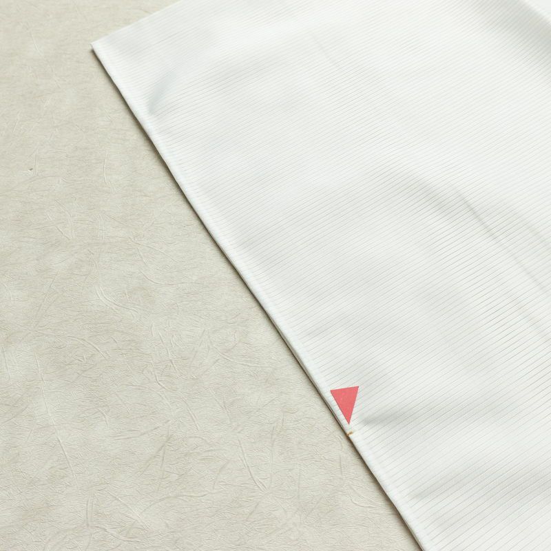 喪服 美品 夏喪服 夏用 絽 落款入り しつけ糸付き 五つ紋付き 正絹 無地 単衣仕立て 身丈165cm 裄丈67cm リサイクル着物 着物 未使用品 黒_画像9