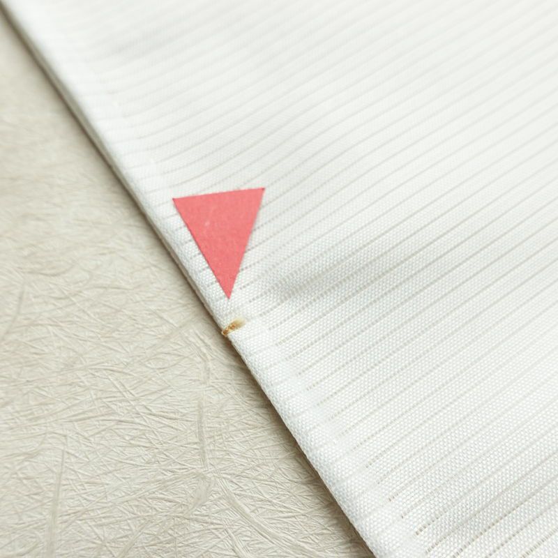 喪服 美品 夏喪服 夏用 絽 落款入り しつけ糸付き 五つ紋付き 正絹 無地 単衣仕立て 身丈165cm 裄丈67cm リサイクル着物 着物 未使用品 黒_画像10