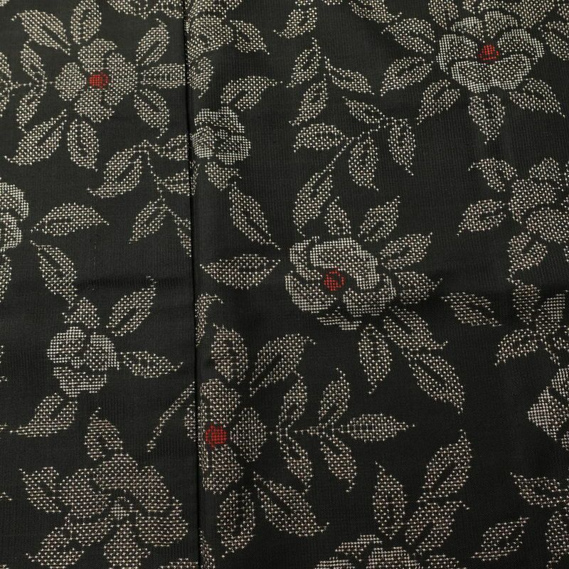 大島紬 証紙なし 正絹 花柄 袷仕立て 身丈155.5cm 裄丈63cm リサイクル着物 着物 黒_画像6