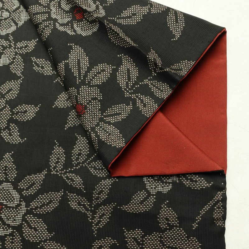 大島紬 証紙なし 正絹 花柄 袷仕立て 身丈155.5cm 裄丈63cm リサイクル着物 着物 黒_画像13