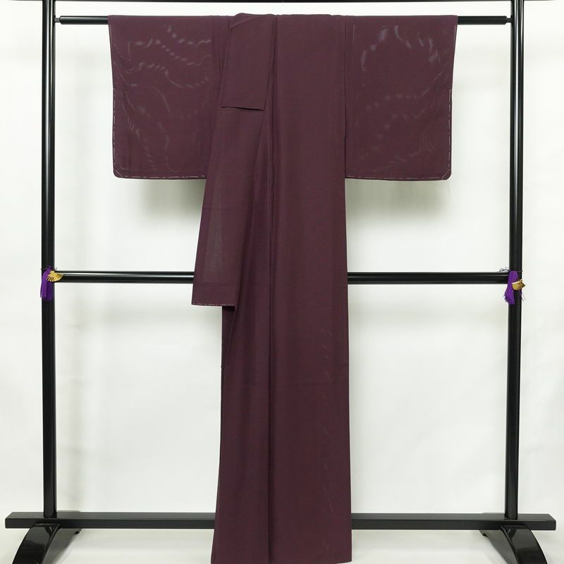 盛夏 色無地 絽 美品 しつけ糸付き 夏用 一つ紋付き 正絹 無地 単衣仕立て 身丈162cm 裄丈63cm リサイクル着物 着物 薄物 紫・藤色_画像2