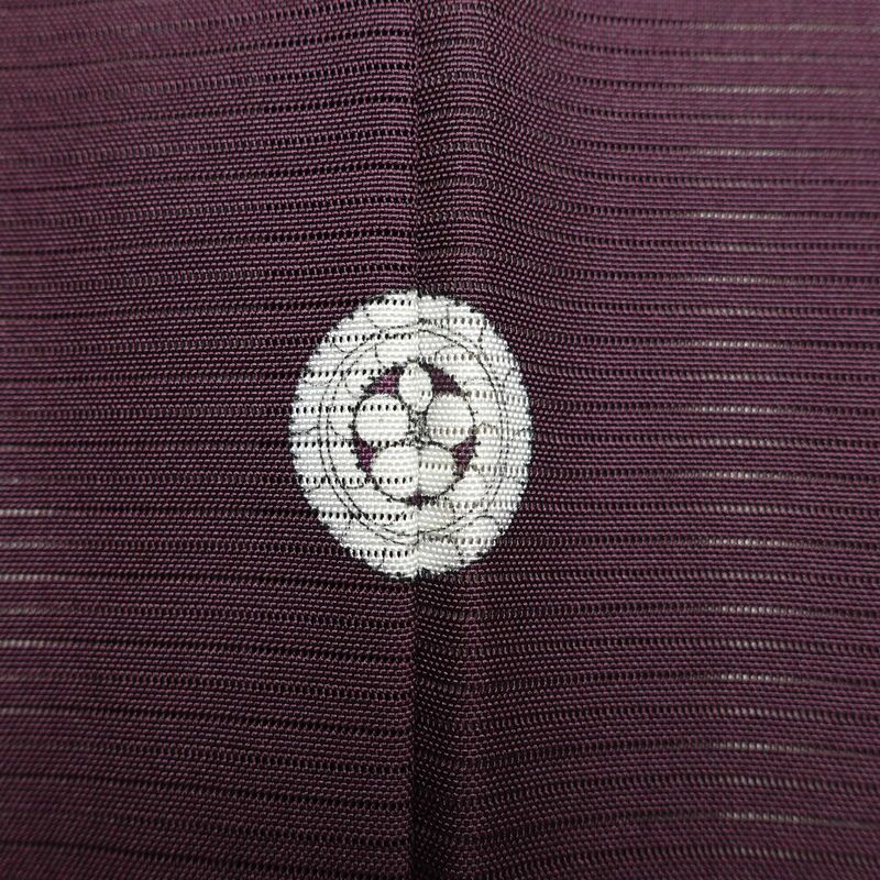 盛夏 色無地 絽 美品 しつけ糸付き 夏用 一つ紋付き 正絹 無地 単衣仕立て 身丈162cm 裄丈63cm リサイクル着物 着物 薄物 紫・藤色_画像13