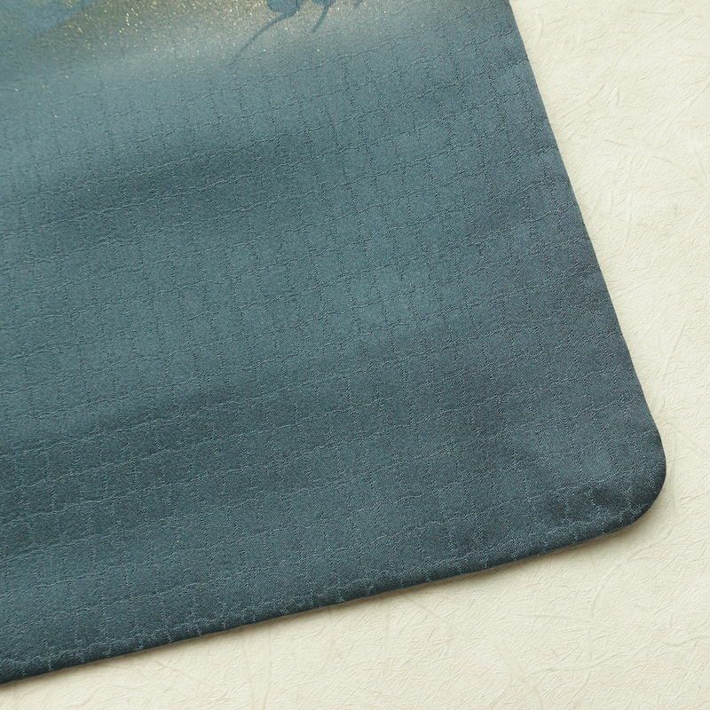 付け下げ 良品 綸子 正絹 人物・動物柄 袷仕立て 身丈154cm 裄丈65.5cm リサイクル着物 着物 箔 青・紺_画像17