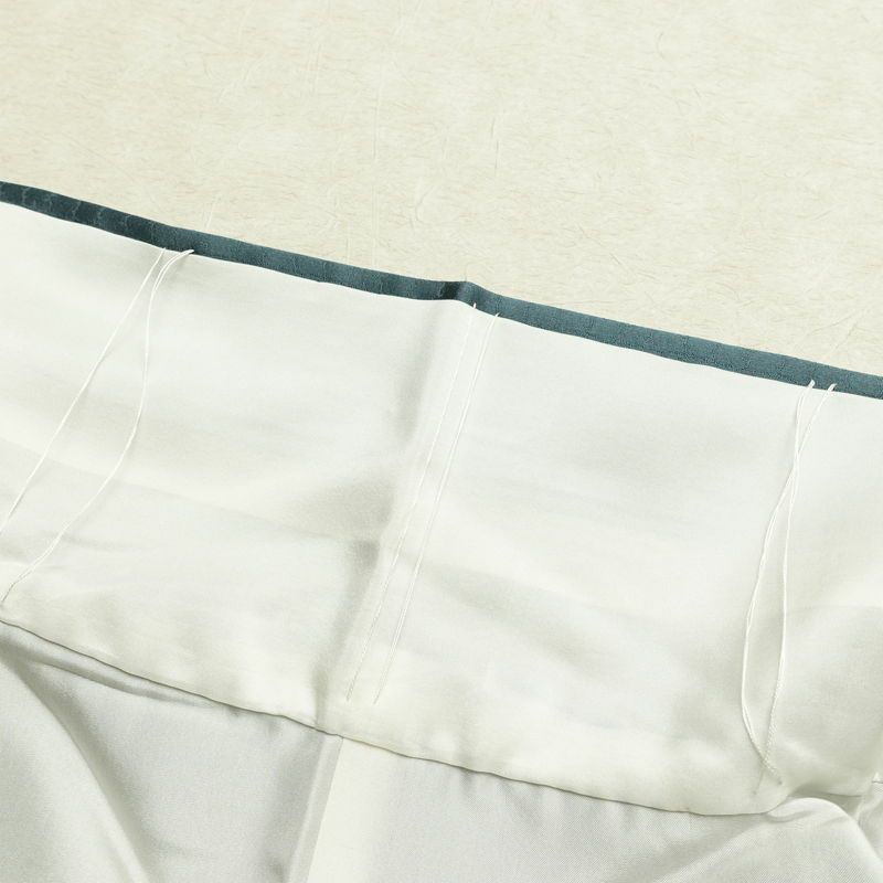 付け下げ 良品 綸子 正絹 人物・動物柄 袷仕立て 身丈154cm 裄丈65.5cm リサイクル着物 着物 箔 青・紺_画像20