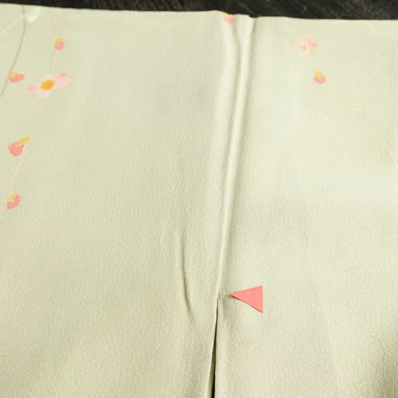 訪問着 良品 落款入り 縮緬 一つ紋付き 正絹 花柄 袷仕立て 身丈157.5cm 裄丈66.5cm リサイクル着物 着物 共八掛 入学式 卒業式 七五三 お宮参り フォーマル 緑・うぐいす色_画像14