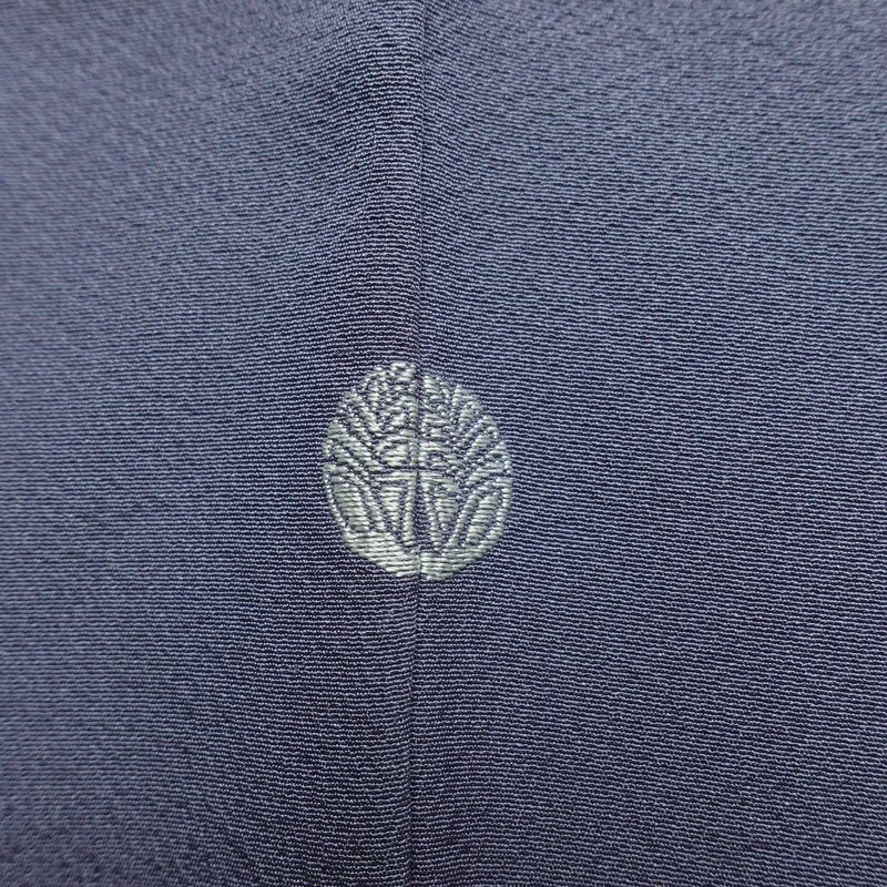 色無地 縮緬 一つ紋付き 正絹 無地 袷仕立て 身丈159cm 裄丈64.5cm リサイクル着物 着物 共八掛 お茶会 竜胆色 紫・藤色_画像11