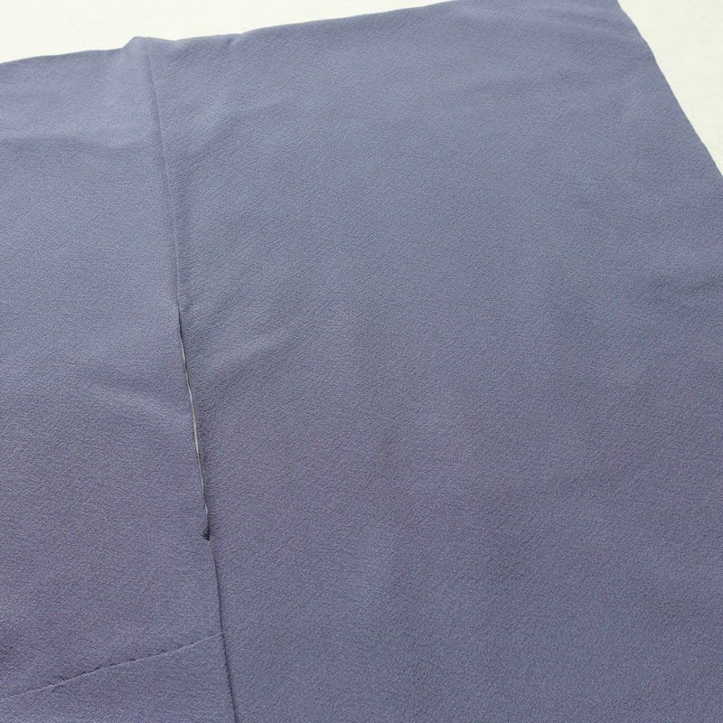 色無地 縮緬 一つ紋付き 正絹 無地 袷仕立て 身丈159cm 裄丈64.5cm リサイクル着物 着物 共八掛 お茶会 竜胆色 紫・藤色_画像12