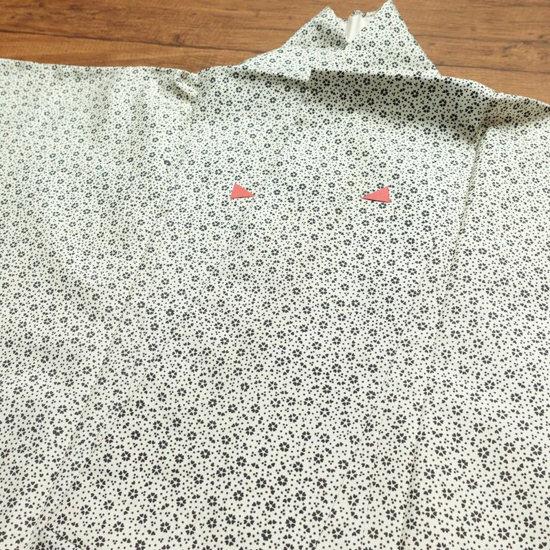 小紋 良品 総柄 正絹 花柄 袷仕立て 身丈157.5cm 裄丈63cm リサイクル着物 着物 白_画像16