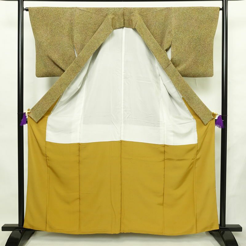 小紋 本蒔蝋染工芸作家 木村勝美 良品 丹後ちりめん 落款入り 縮緬 一つ紋付き 正絹 その他の柄 袷仕立て 身丈161.5cm 裄丈64.5cm リサイクル着物 着物 フォーマル シンプル 黄・黄土色_画像3