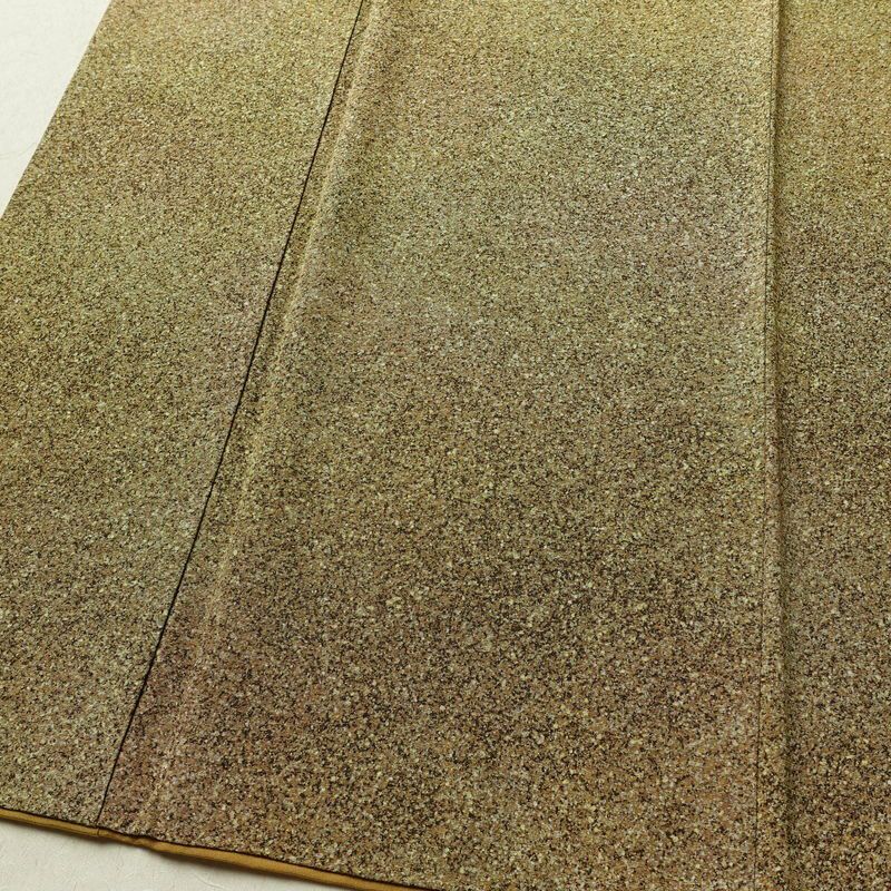 小紋 本蒔蝋染工芸作家 木村勝美 良品 丹後ちりめん 落款入り 縮緬 一つ紋付き 正絹 その他の柄 袷仕立て 身丈161.5cm 裄丈64.5cm リサイクル着物 着物 フォーマル シンプル 黄・黄土色_画像4