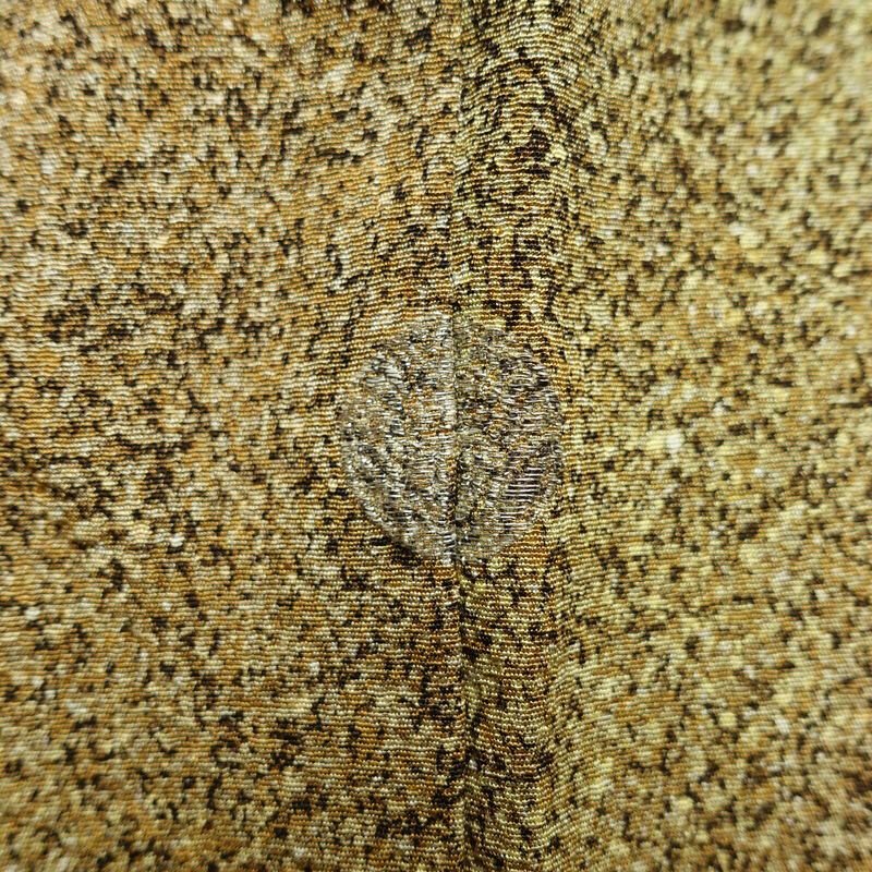 小紋 本蒔蝋染工芸作家 木村勝美 良品 丹後ちりめん 落款入り 縮緬 一つ紋付き 正絹 その他の柄 袷仕立て 身丈161.5cm 裄丈64.5cm リサイクル着物 着物 フォーマル シンプル 黄・黄土色_画像12