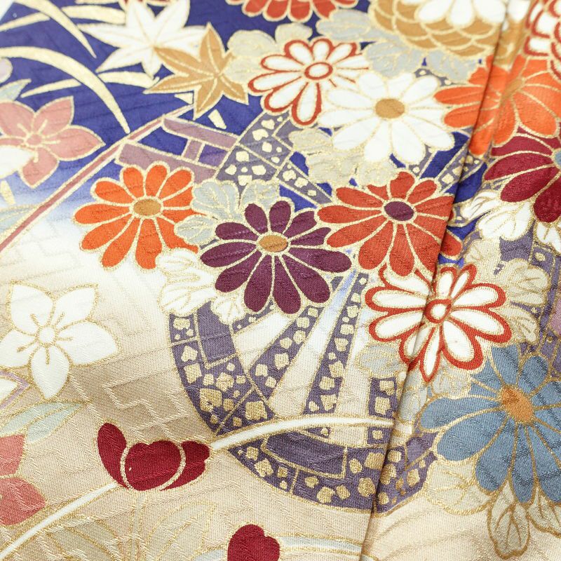 振袖 正絹 古典柄 袷仕立て 身丈162.5cm 裄丈67.5cm リサイクル着物 着物 箔 金彩 成人式 二十歳 二十歳の集い パーティー フォーマル 萩 松 菊 青・紺_画像9