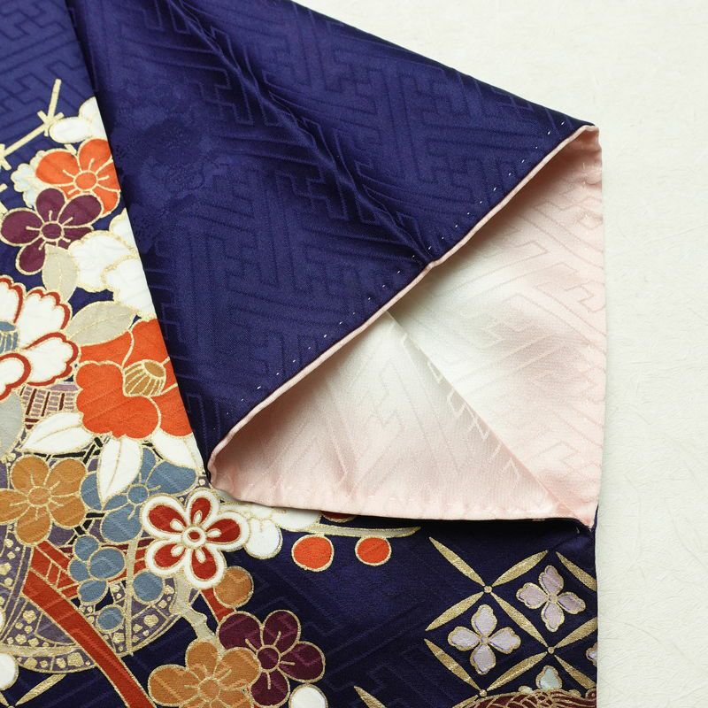 振袖 正絹 古典柄 袷仕立て 身丈162.5cm 裄丈67.5cm リサイクル着物 着物 箔 金彩 成人式 二十歳 二十歳の集い パーティー フォーマル 萩 松 菊 青・紺_画像14