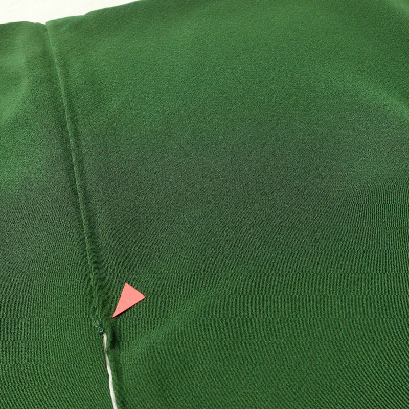 振袖 縮緬 正絹 古典柄 袷仕立て 洒落紋付き 身丈166cm 裄丈68.5cm リサイクル着物 着物 箔 金彩 成人式 二十歳 二十歳の集い パーティー フォーマル 松 菊 桜 緑・うぐいす色_画像20