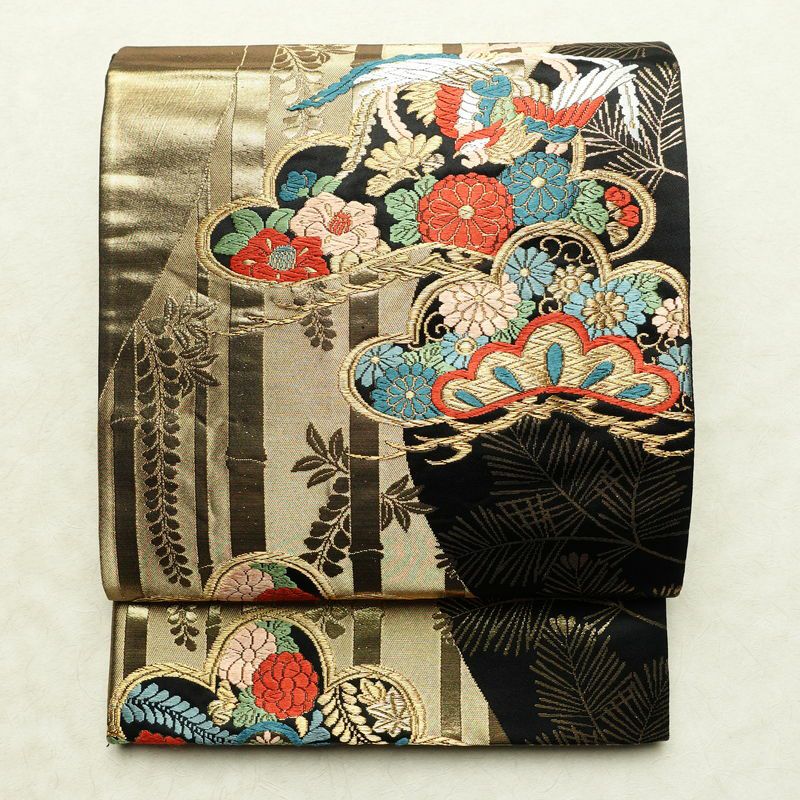 袋帯 六通柄 フォーマル用 正絹 古典柄 リサイクル帯 帯 引箔 金糸 結婚式 パーティー 華やか 松 黒_画像1