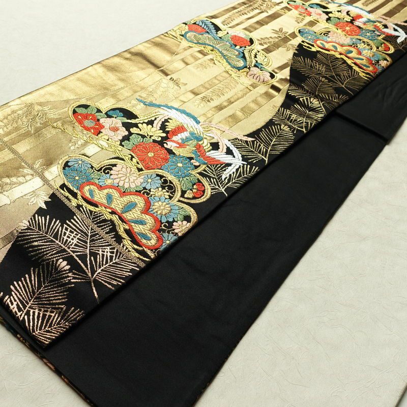袋帯 六通柄 フォーマル用 正絹 古典柄 リサイクル帯 帯 引箔 金糸 結婚式 パーティー 華やか 松 黒_画像9