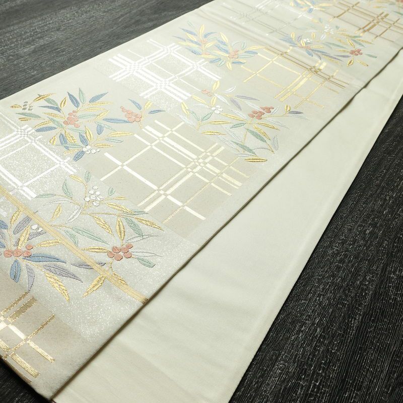 袋帯 六通柄 美品 フォーマル用 正絹 木の葉・植物柄 リサイクル帯 帯 入学式 卒業式 結婚式 七五三 パーティー お宮参り 上品 クリーム_画像9