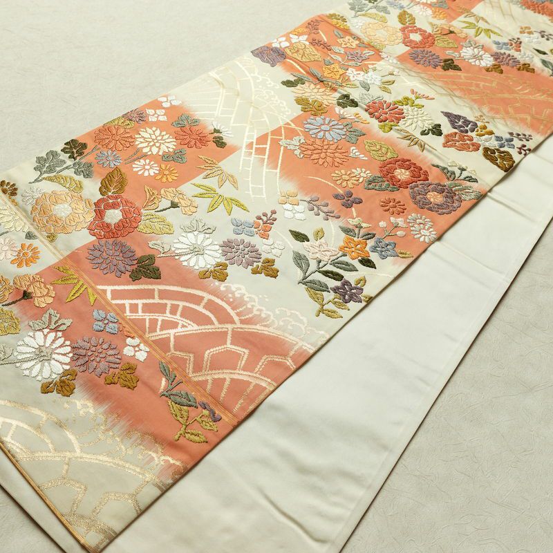 袋帯 六通柄 フォーマル用 正絹 花柄 リサイクル帯 帯 箔 入学式 卒業式 結婚式 パーティー 多色使い_画像9