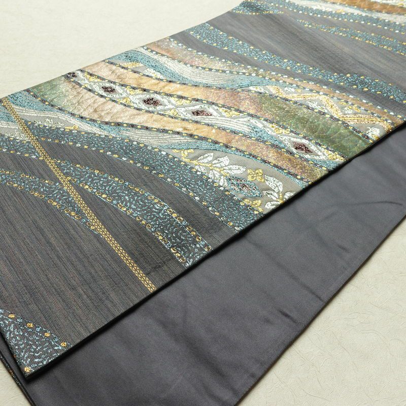 袋帯 六通柄 良品 北村進 西陣織 証紙あり フォーマル用 正絹 幾何学柄・抽象柄 箔 金糸 銀糸 パーティー 華やか 紫・藤色_画像9