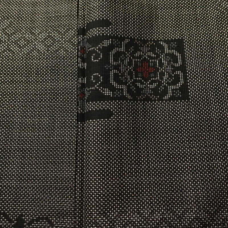 大島紬 古代染色 純泥染 美品 証紙あり しつけ糸付き 正絹 花柄 袷仕立て 身丈158cm 裄丈62.5cm リサイクル着物 着物 茶_画像6