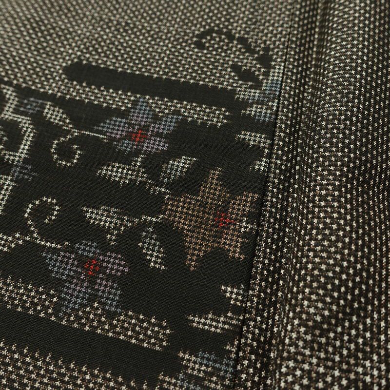 大島紬 古代染色 純泥染 美品 証紙あり しつけ糸付き 正絹 花柄 袷仕立て 身丈158cm 裄丈62.5cm リサイクル着物 着物 茶_画像10