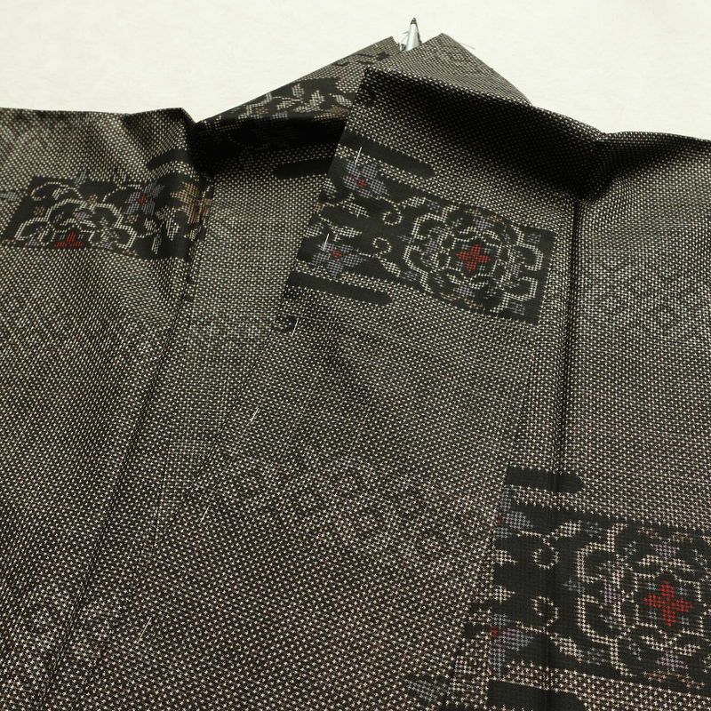 大島紬 古代染色 純泥染 美品 証紙あり しつけ糸付き 正絹 花柄 袷仕立て 身丈158cm 裄丈62.5cm リサイクル着物 着物 茶_画像16