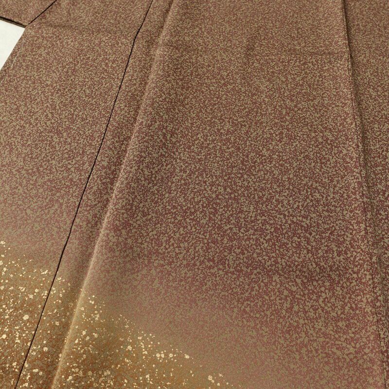 付け下げ 美品 しつけ糸付き 一つ紋付き 正絹 その他の柄 袷仕立て 身丈151cm 裄丈63cm リサイクル着物 箔 共八掛 卒業式 パーティー フォーマル モダン 茶_画像5