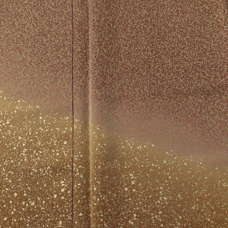 付け下げ 美品 しつけ糸付き 一つ紋付き 正絹 その他の柄 袷仕立て 身丈151cm 裄丈63cm リサイクル着物 箔 共八掛 卒業式 パーティー フォーマル モダン 茶_画像6