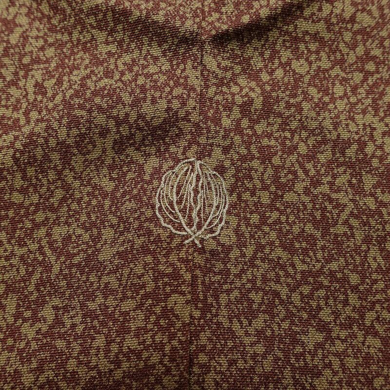 付け下げ 美品 しつけ糸付き 一つ紋付き 正絹 その他の柄 袷仕立て 身丈151cm 裄丈63cm リサイクル着物 箔 共八掛 卒業式 パーティー フォーマル モダン 茶_画像14