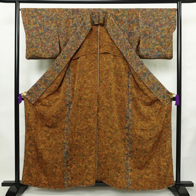 単衣 小紋 良品 縮緬 総柄 正絹 花柄 単衣仕立て 身丈159cm 裄丈66cm リサイクル着物 着物 菊 黄・黄土色_画像3