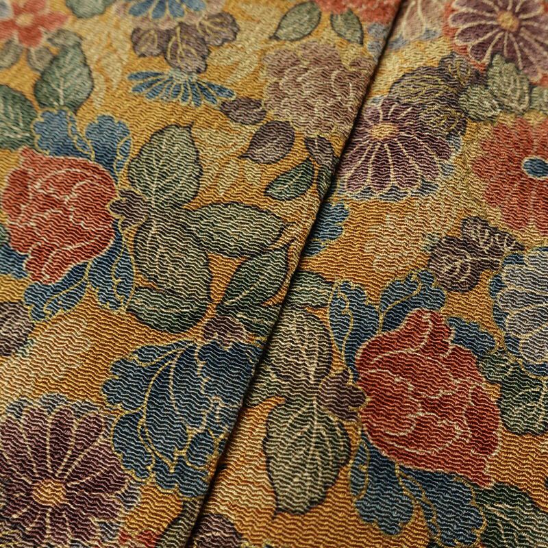 単衣 小紋 良品 縮緬 総柄 正絹 花柄 単衣仕立て 身丈159cm 裄丈66cm リサイクル着物 着物 菊 黄・黄土色_画像10