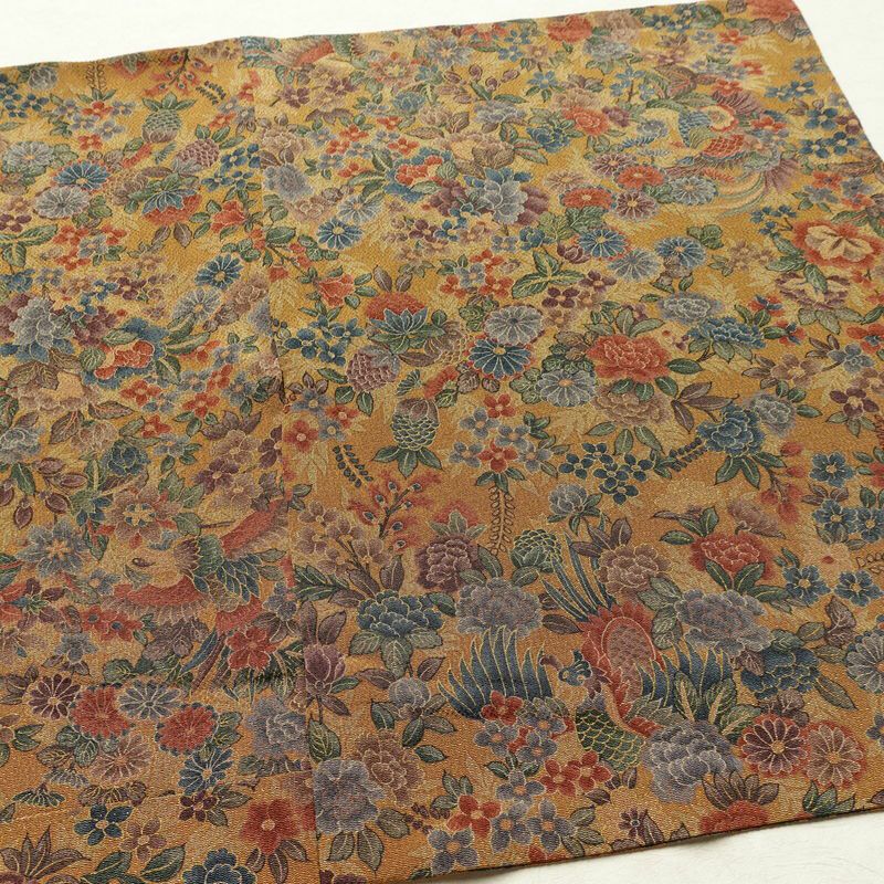 単衣 小紋 良品 縮緬 総柄 正絹 花柄 単衣仕立て 身丈159cm 裄丈66cm リサイクル着物 着物 菊 黄・黄土色_画像14